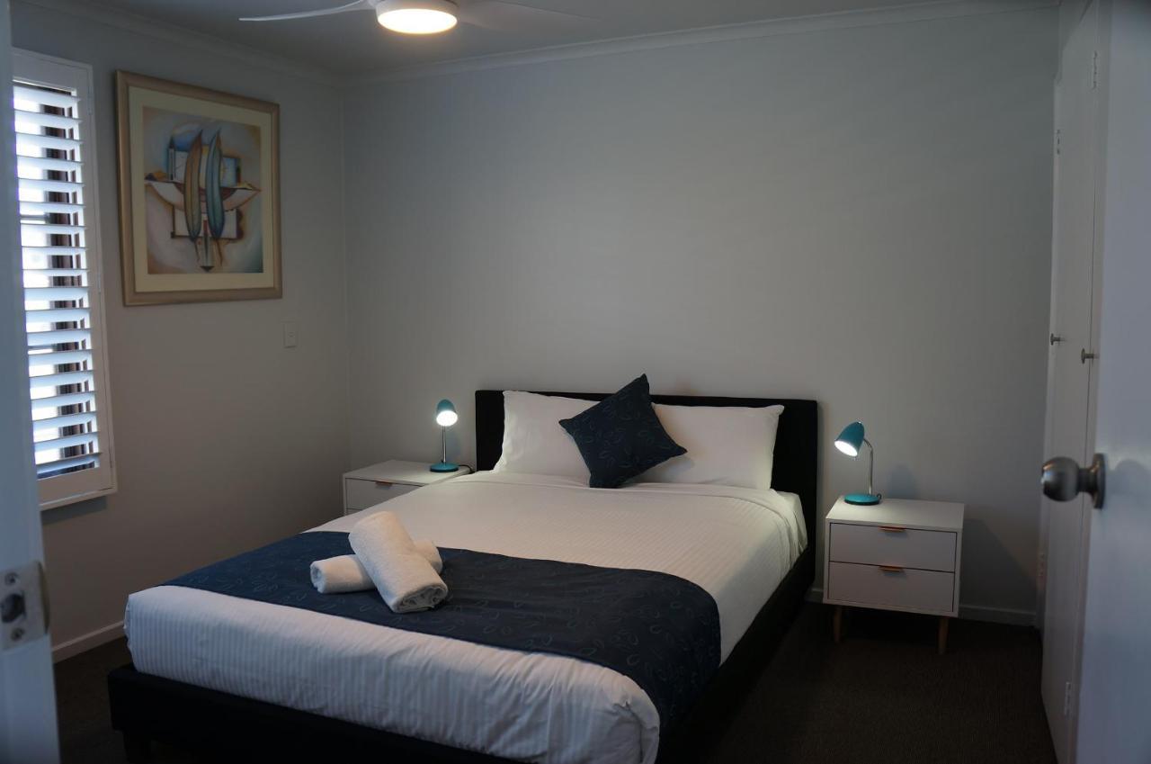 Waves Motel And Apartments Уорнъмбул Екстериор снимка