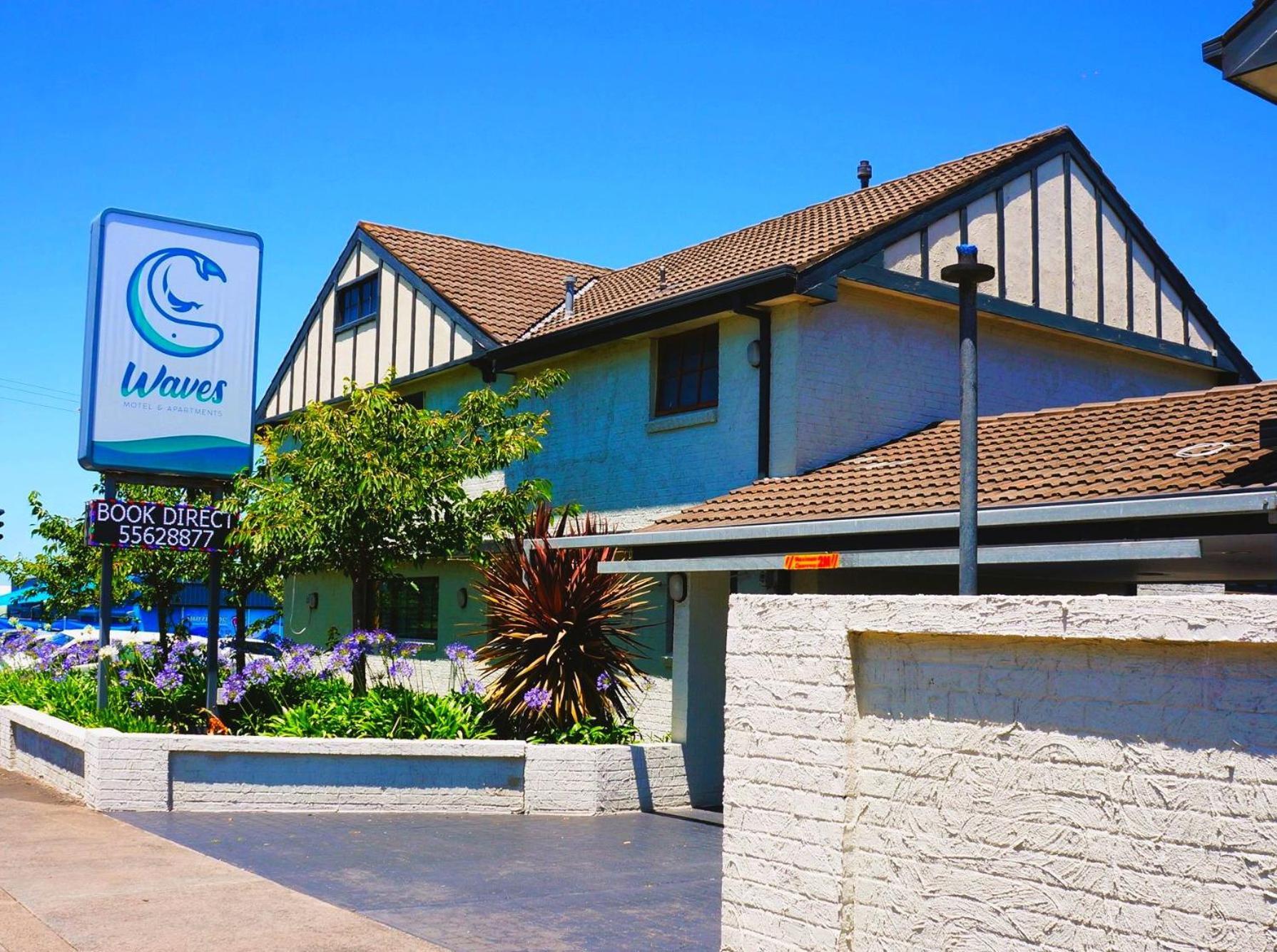 Waves Motel And Apartments Уорнъмбул Екстериор снимка