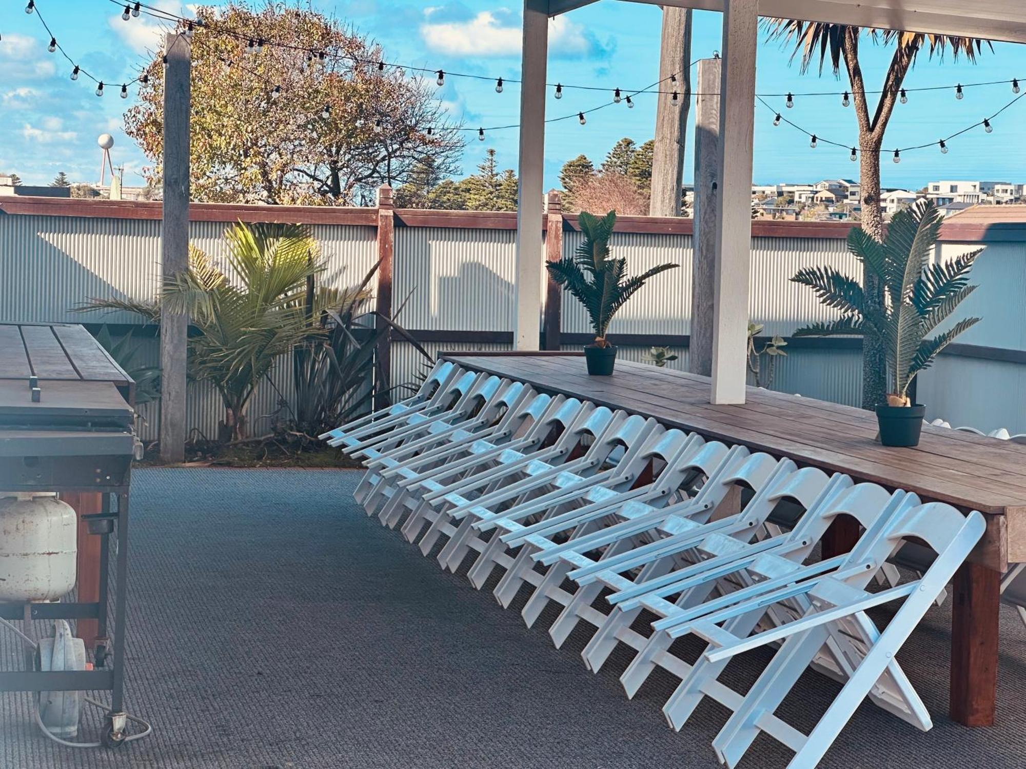 Waves Motel And Apartments Уорнъмбул Екстериор снимка